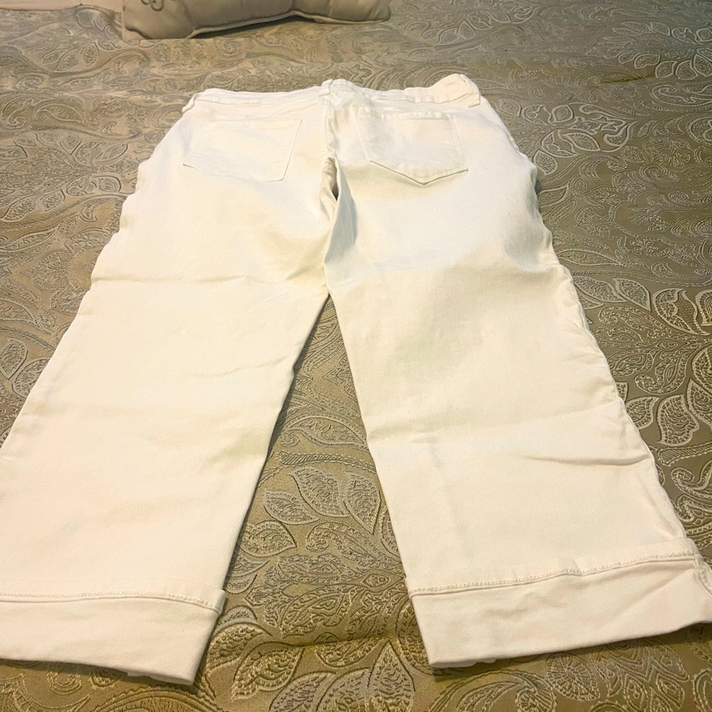 Cute crop jeans , NYDJ 🍀🍀🍀🍀💚